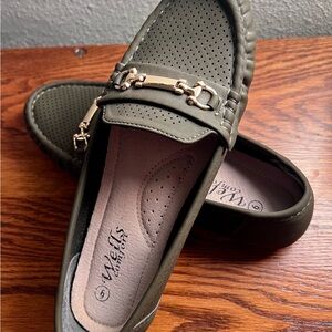 Wells Comfort Women's Olive Loafers